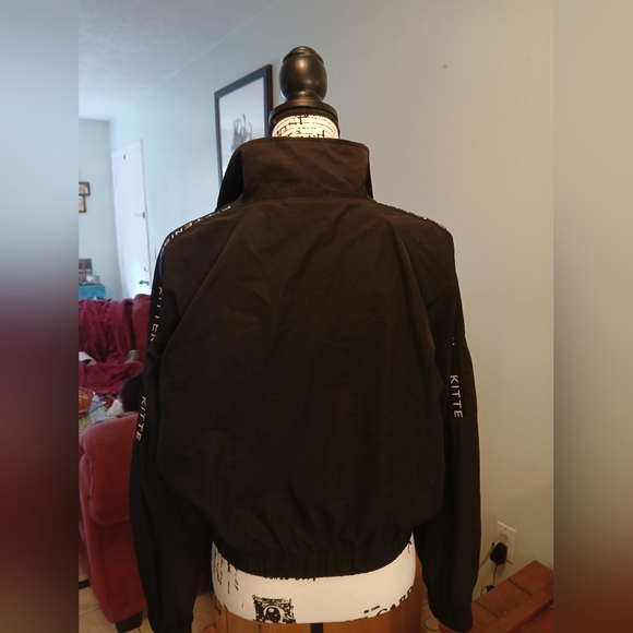 Kittenish Crop pullover jacket - Picture 5 of 5